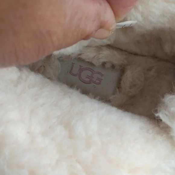UGG Slippers - Picture 7 of 13